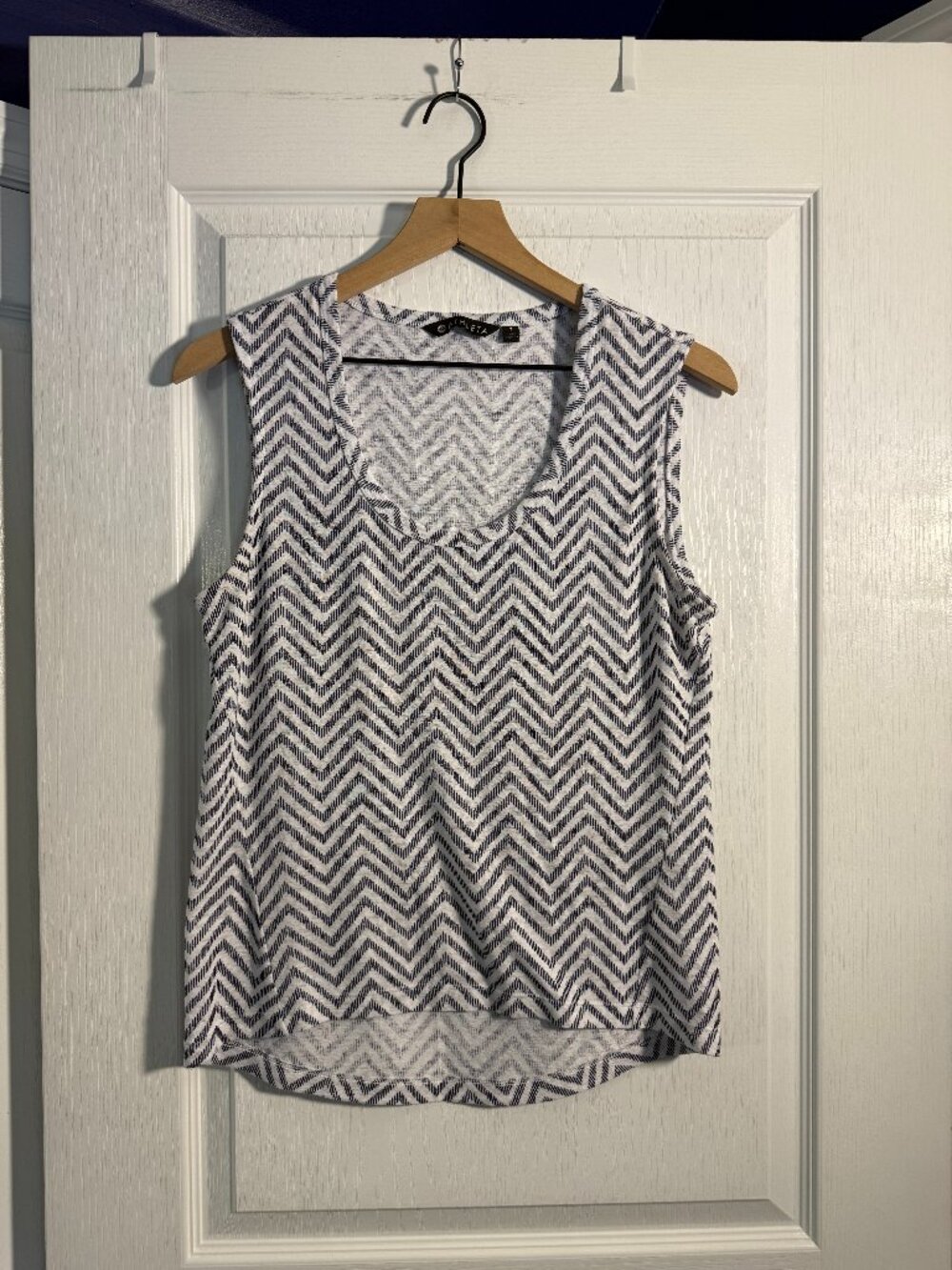 EUC - Athleta Navy Blue & White Tank - Size Small